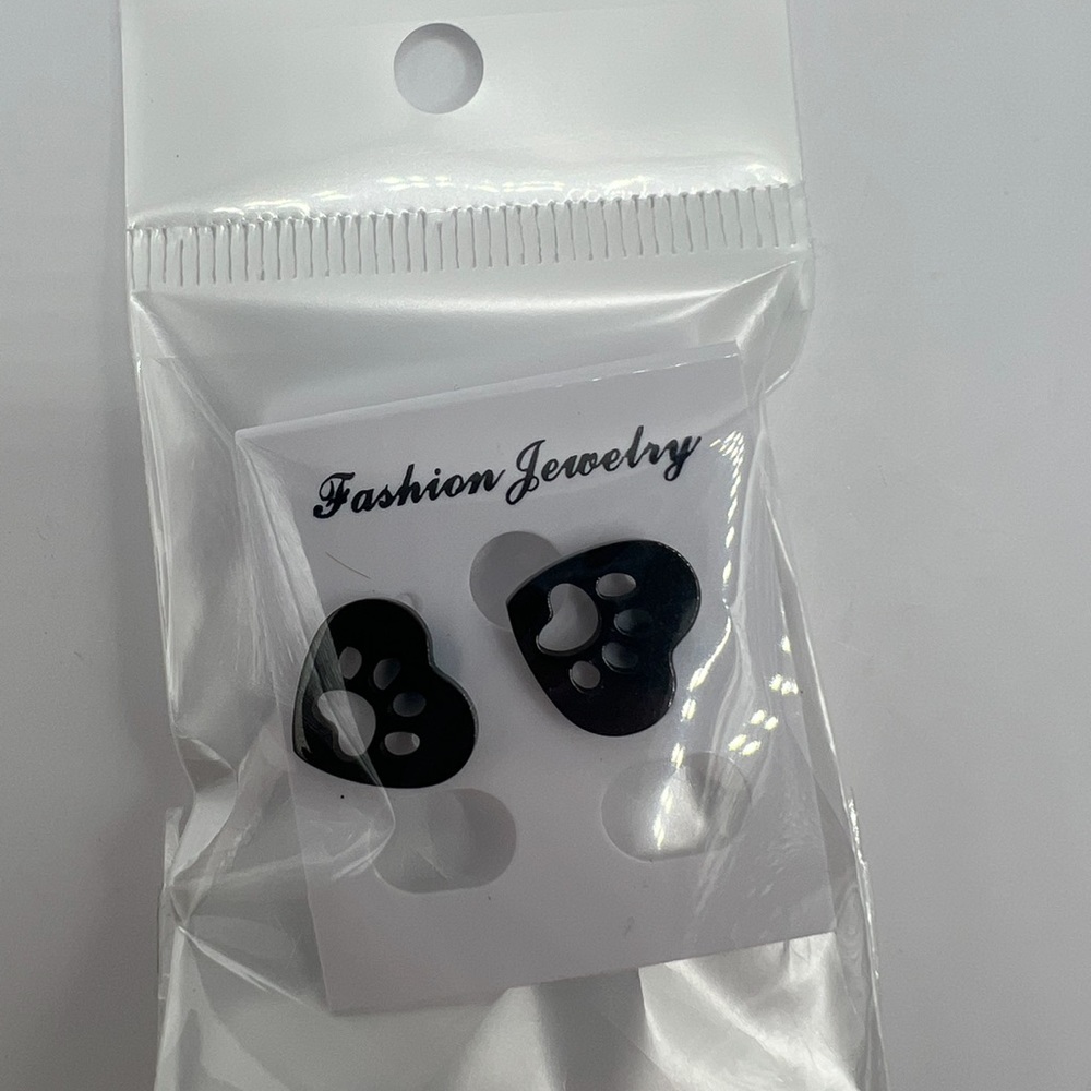 $2 Heart and paw print stainless steel stud earrings. New black. $2 if b… - Picture 5 of 16
